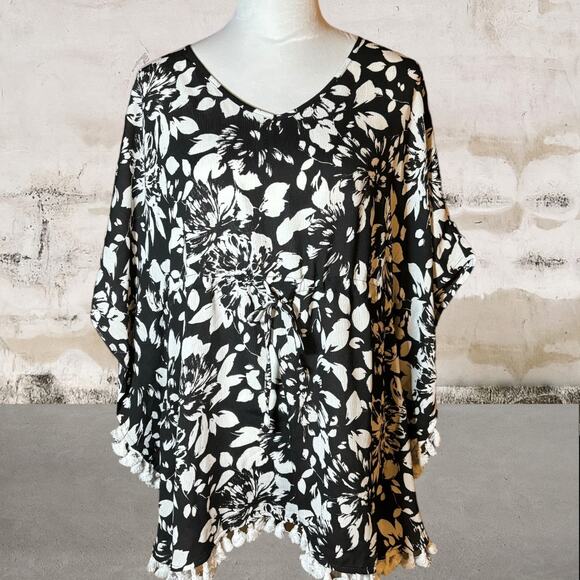 Susan Graver NWOT Black White Floral Flower Tassel Trim Top Tunic-Small - Picture 1 of 5